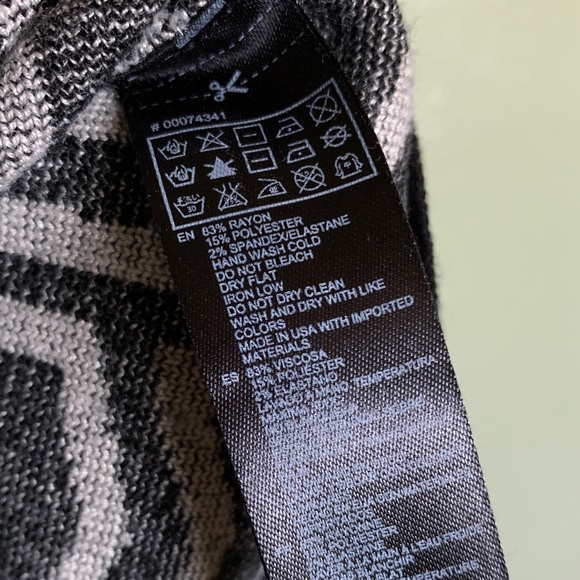 Patterned Bodycon Mini Dress - Picture 2 of 3